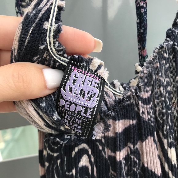 Free People Flowy Top - Picture 4 of 7